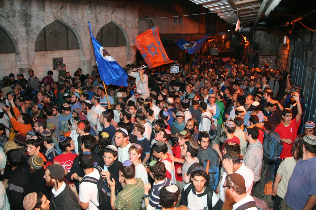 אלפים בסיבוב החומות הקודם