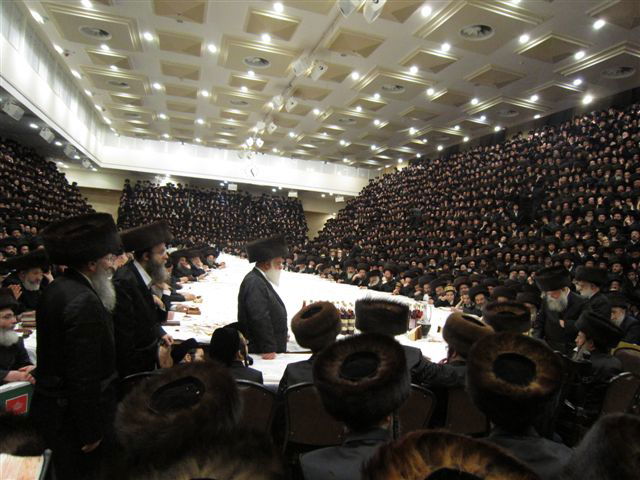 בעלזא: רבבת חסידים, אדמו"ר וחתן בר-מצווה