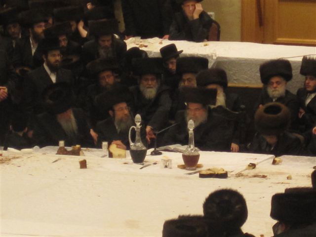 בעלזא: רבבת חסידים, אדמו"ר וחתן בר-מצווה