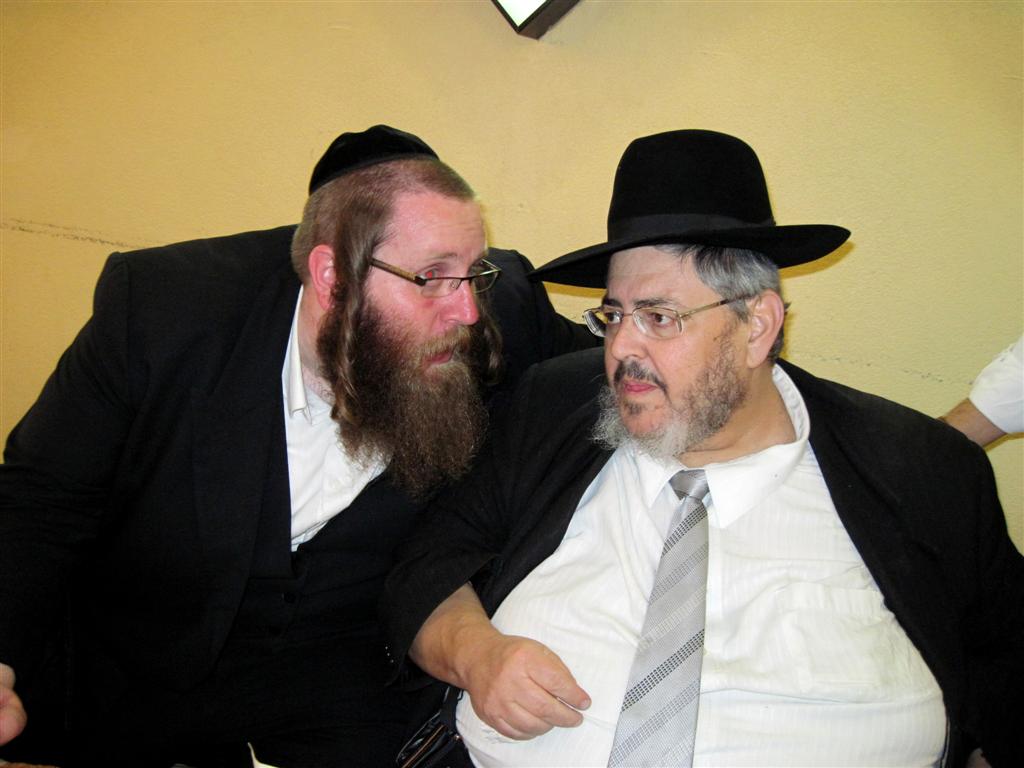 יהושוע פולק עם עוזר ראש העיר