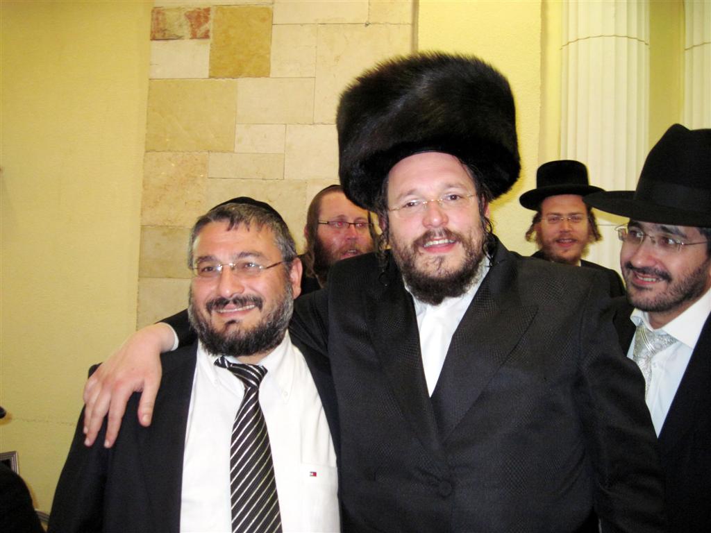 עם אבוטבול ראש עיריית 'בית שמש'