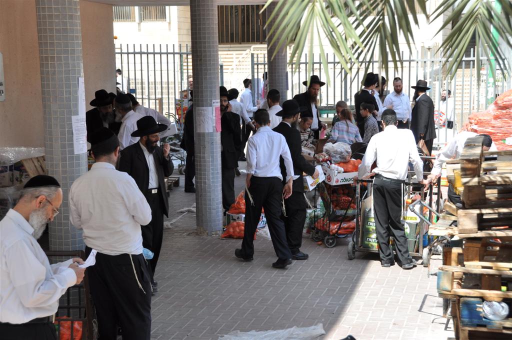 מחמם את הלב: ערב פסח, בני-ברק