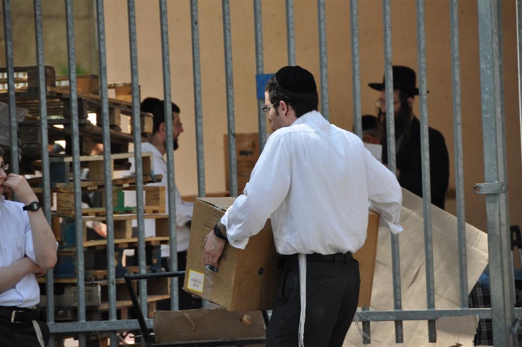 מחמם את הלב: ערב פסח, בני-ברק