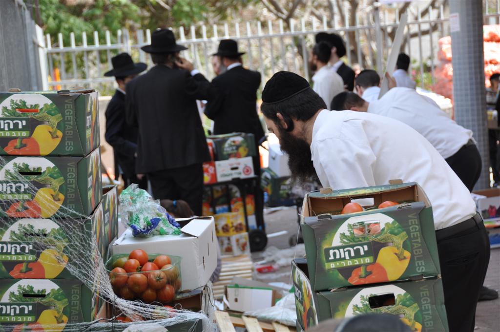 מחמם את הלב: ערב פסח, בני-ברק