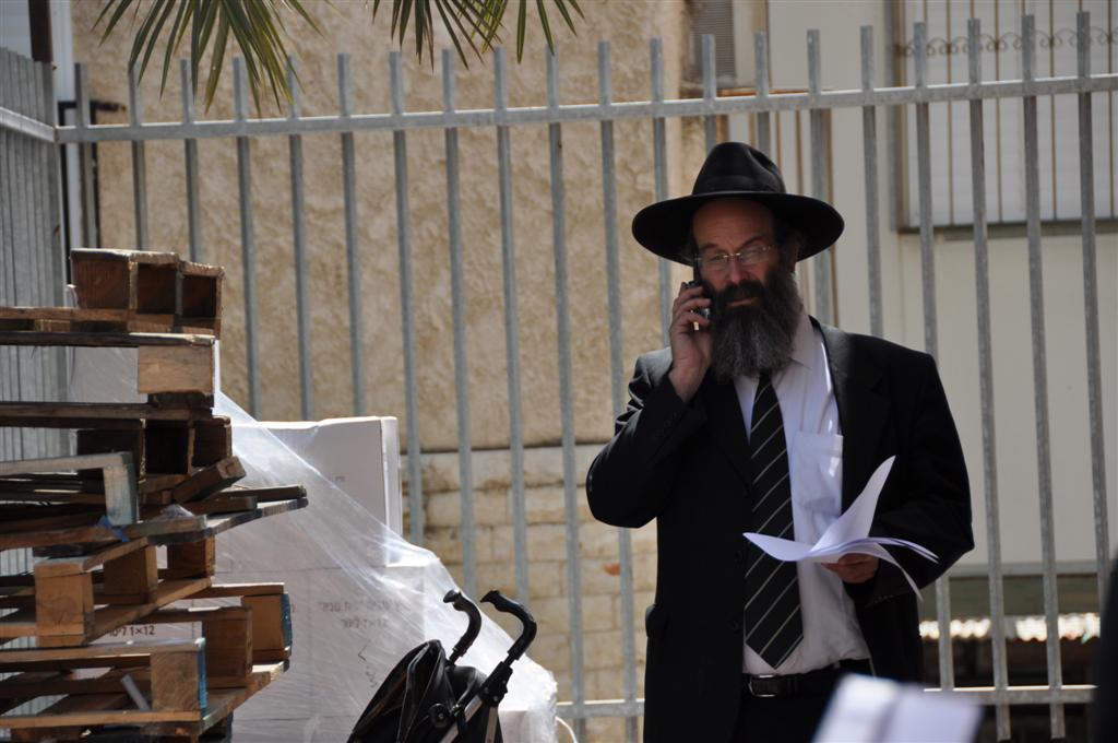 מחמם את הלב: ערב פסח, בני-ברק