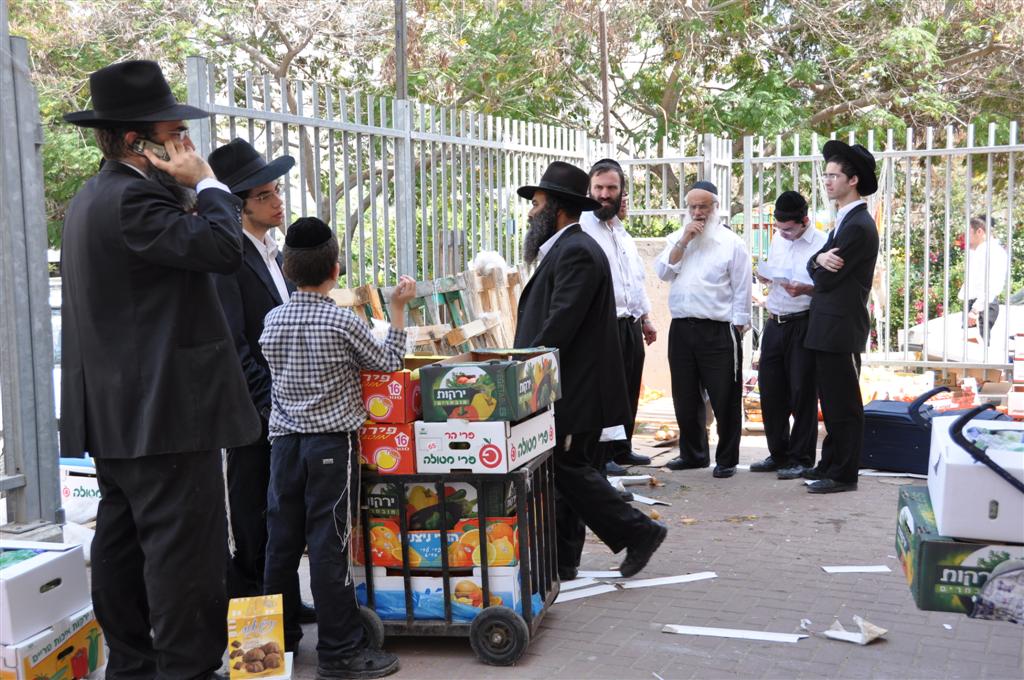 מחמם את הלב: ערב פסח, בני-ברק