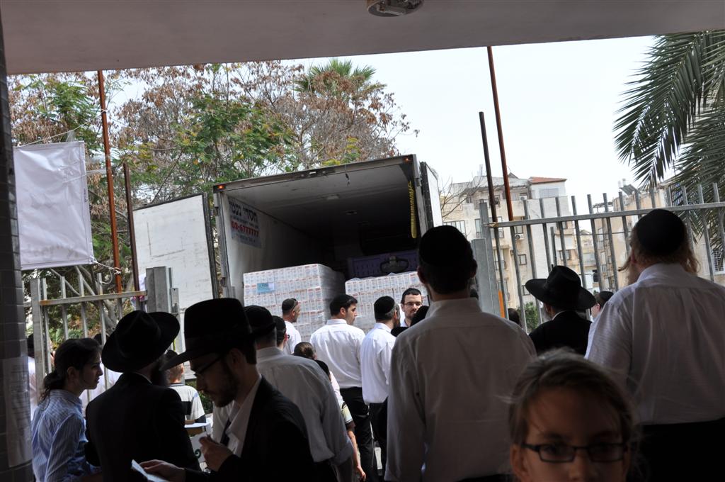 מחמם את הלב: ערב פסח, בני-ברק