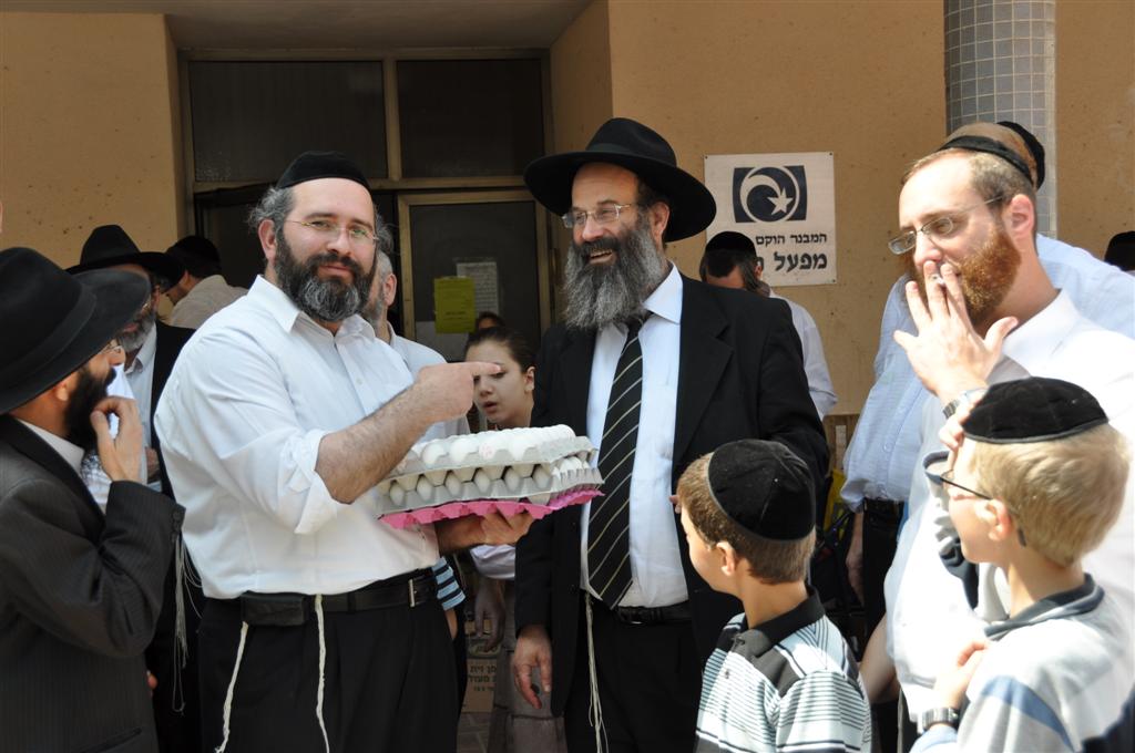 מחמם את הלב: ערב פסח, בני-ברק