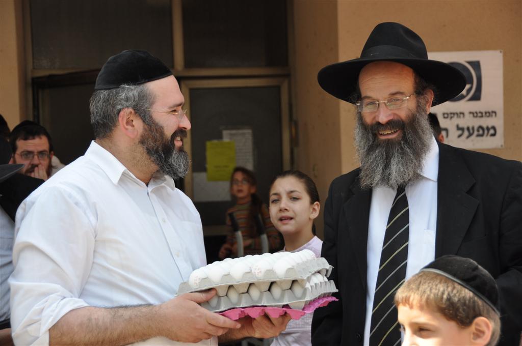 מחמם את הלב: ערב פסח, בני-ברק