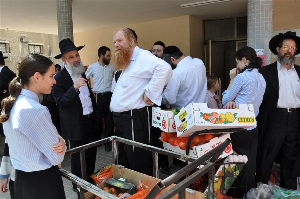 מחמם את הלב: ערב פסח, בני-ברק