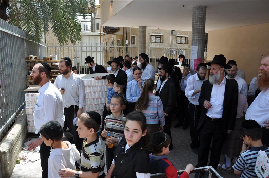 מחמם את הלב: ערב פסח, בני-ברק