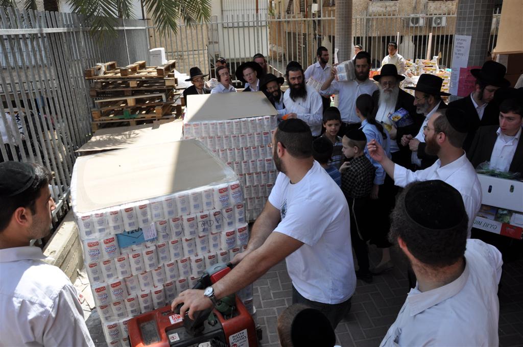 מחמם את הלב: ערב פסח, בני-ברק