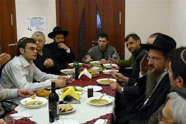 מרגש: בית-הכנסת העתיק בוולגוגרד שרד את התופת