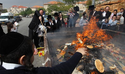 שורפים את החמץ, הבוקר בירושלים