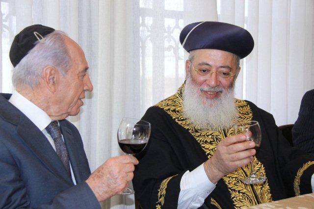 ערב החג: נשיא המדינה, שמעון פרס מתברך מפי רבנים