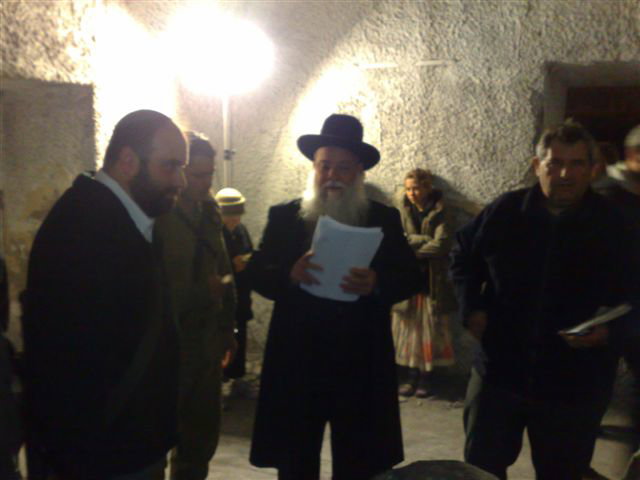 תיעוד: כך חולץ הרב וולפא מכפר ערבי
