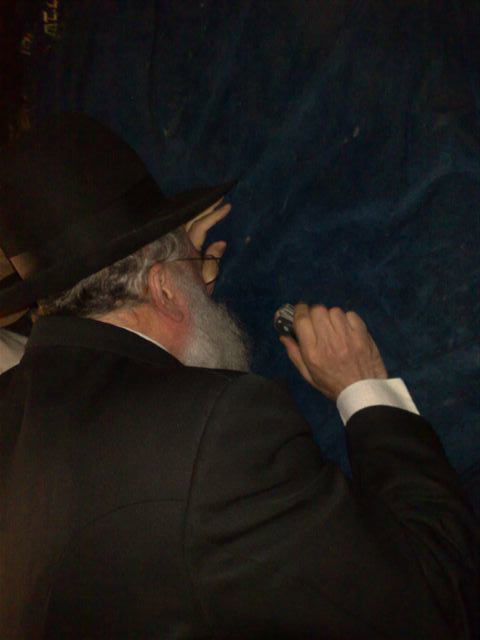 תיעוד: כך חולץ הרב וולפא מכפר ערבי