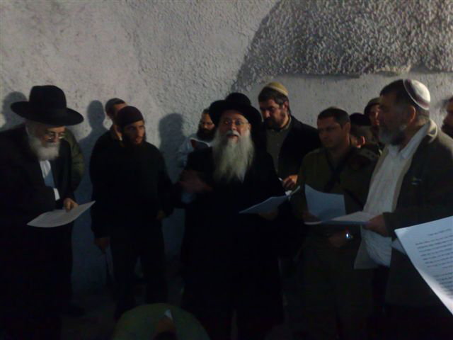 תיעוד: כך חולץ הרב וולפא מכפר ערבי