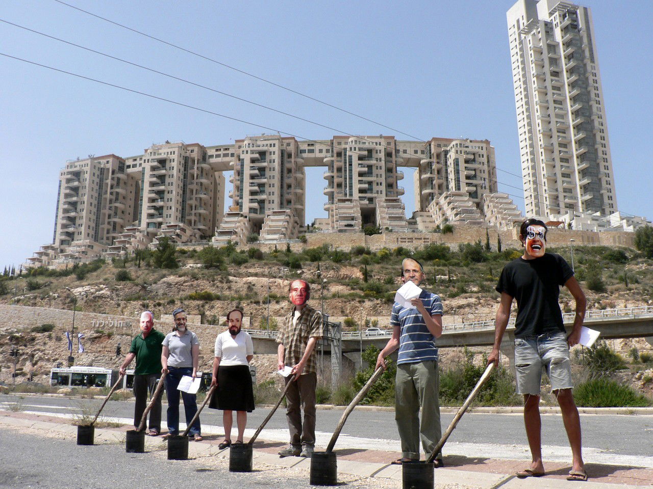 מכבים את המשואות