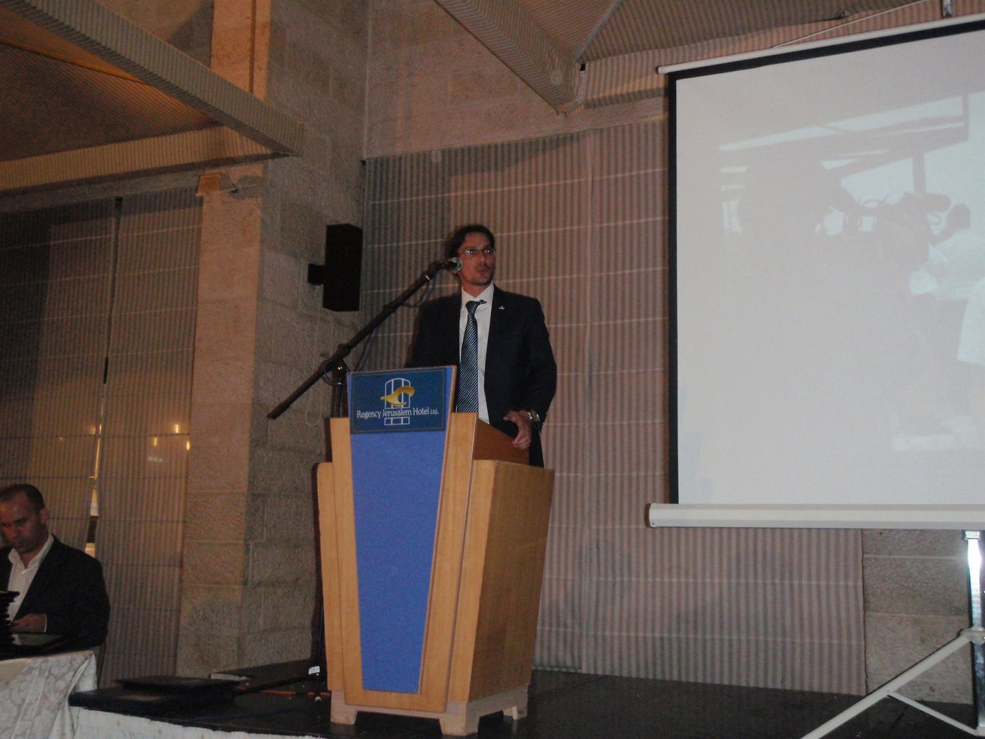 אלי ישי מבהיר: "הרב עובדיה יוסף אמר לי במפורש - לא לתמוך בהקפאה"