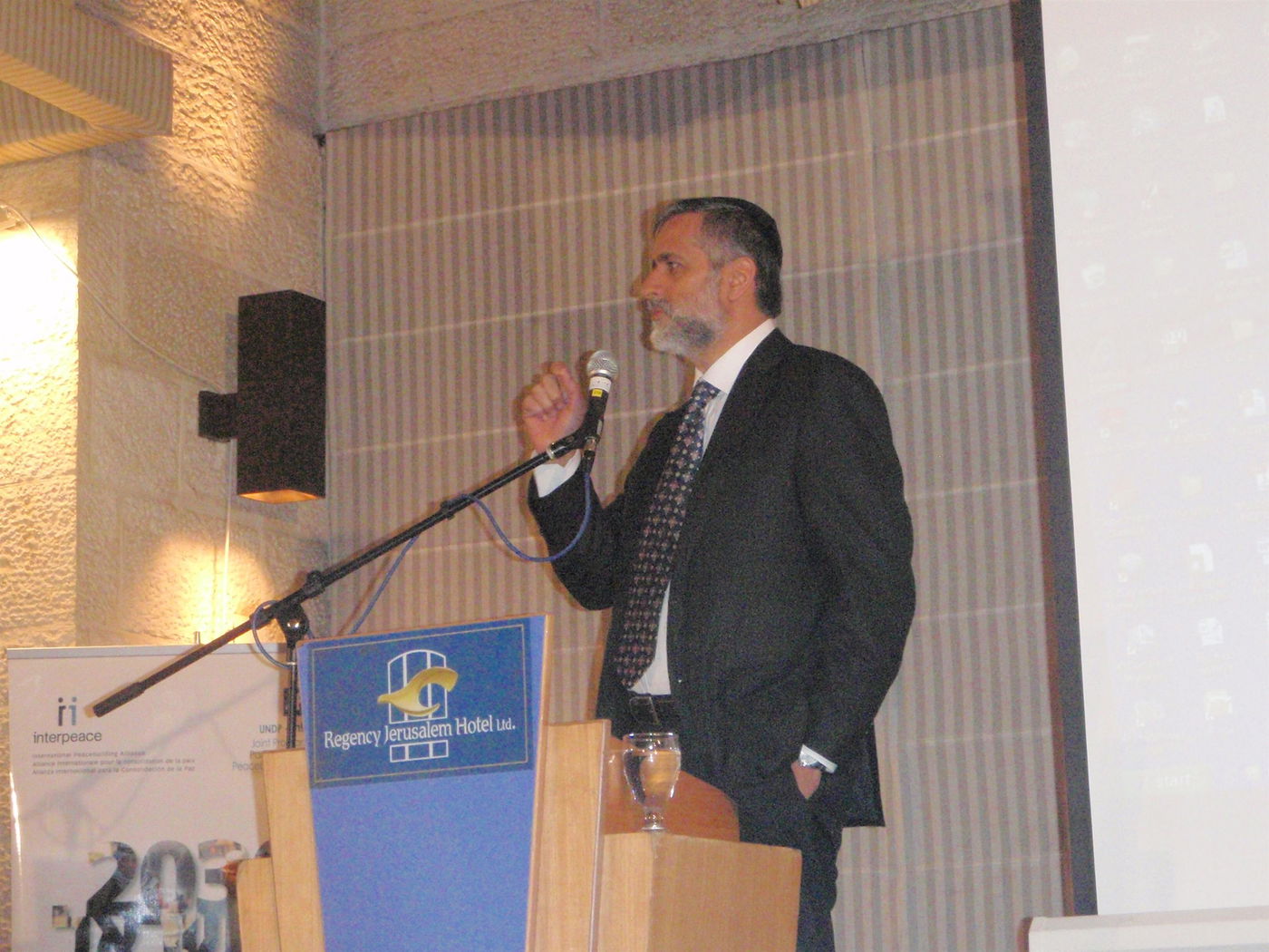 אלי ישי מבהיר: "הרב עובדיה יוסף אמר לי במפורש - לא לתמוך בהקפאה"