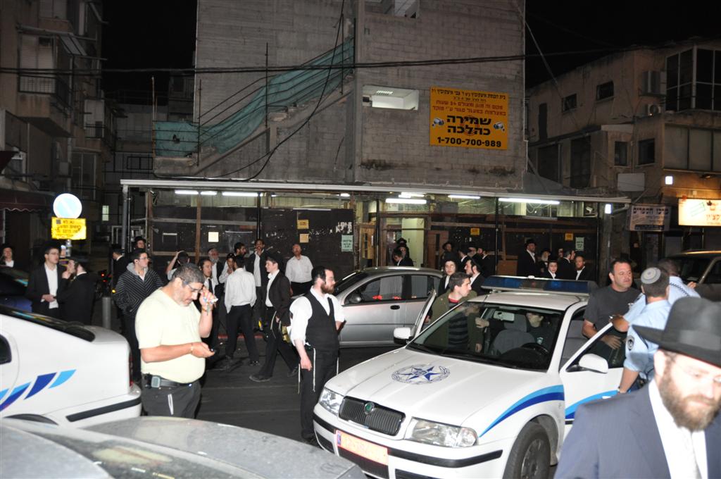 ליל שישי בבני-ברק: סערה בסיר צ´ולנט. צפו בתמונות