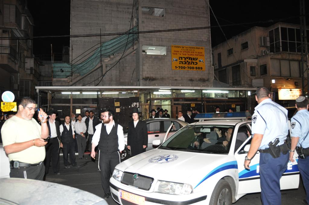 ליל שישי בבני-ברק: סערה בסיר צ´ולנט. צפו בתמונות