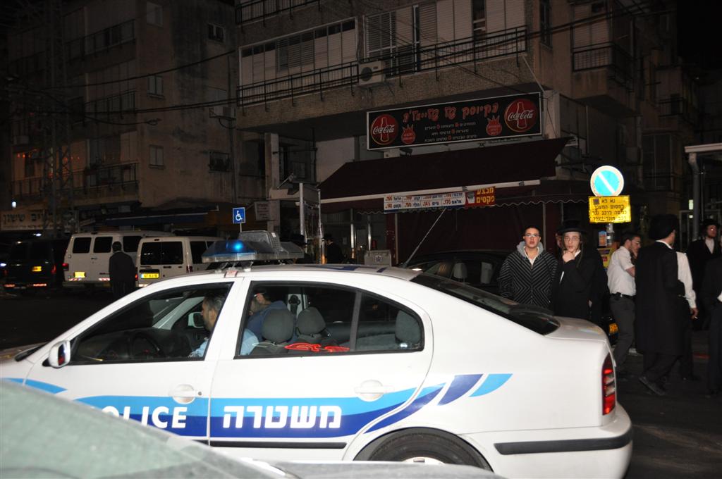 ליל שישי בבני-ברק: סערה בסיר צ´ולנט. צפו בתמונות