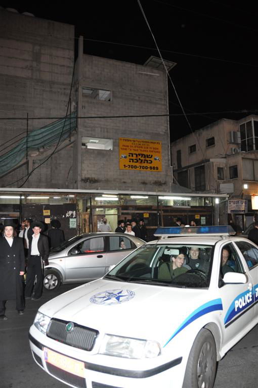 ליל שישי בבני-ברק: סערה בסיר צ´ולנט. צפו בתמונות