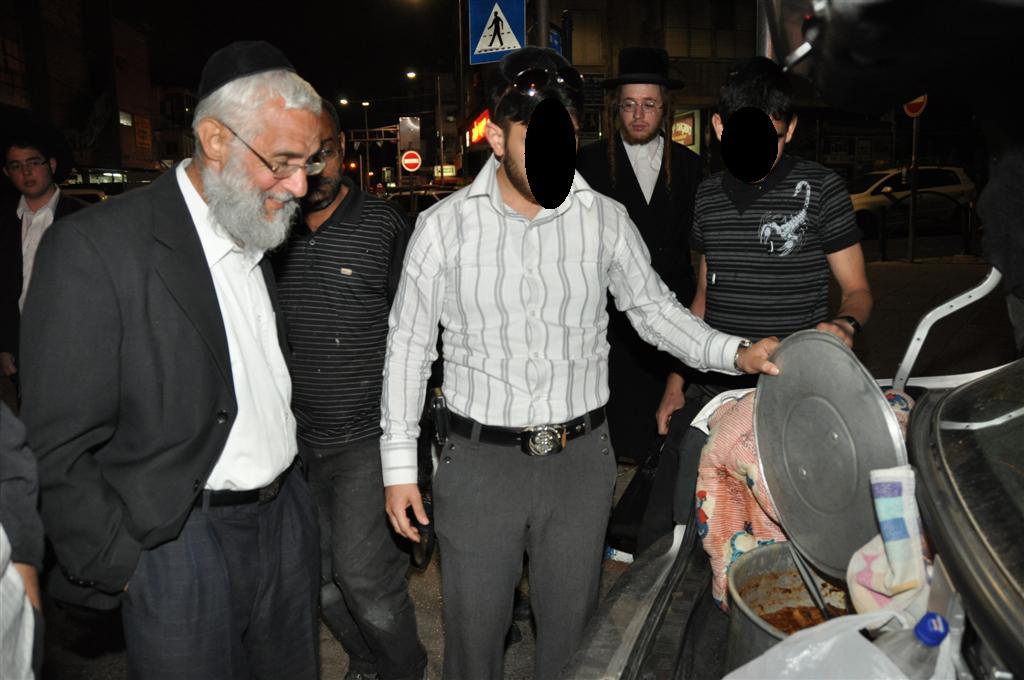 ליל שישי בבני-ברק: סערה בסיר צ´ולנט. צפו בתמונות