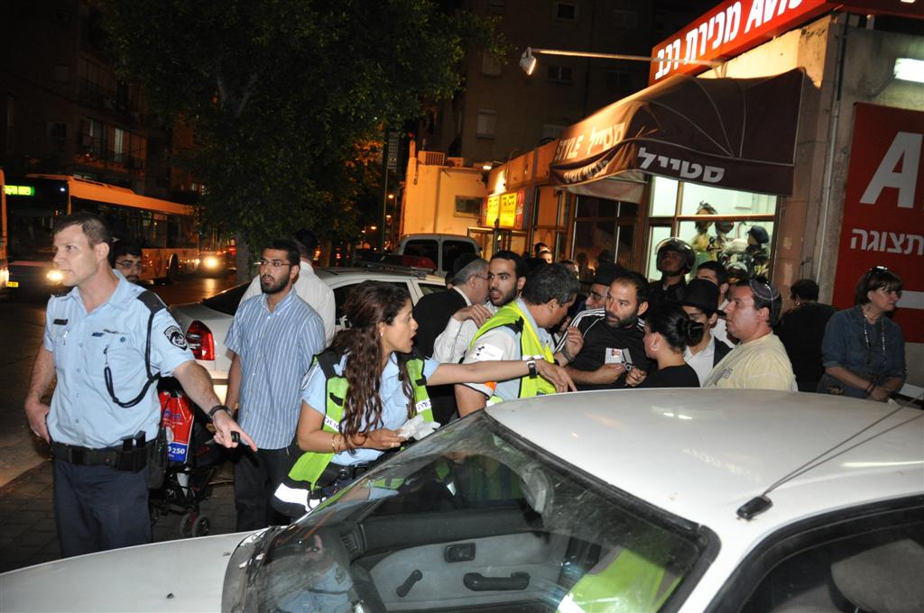 בני-ברק: שלושה גברים חשודים בפריצה היכו ופצעו שוטרים