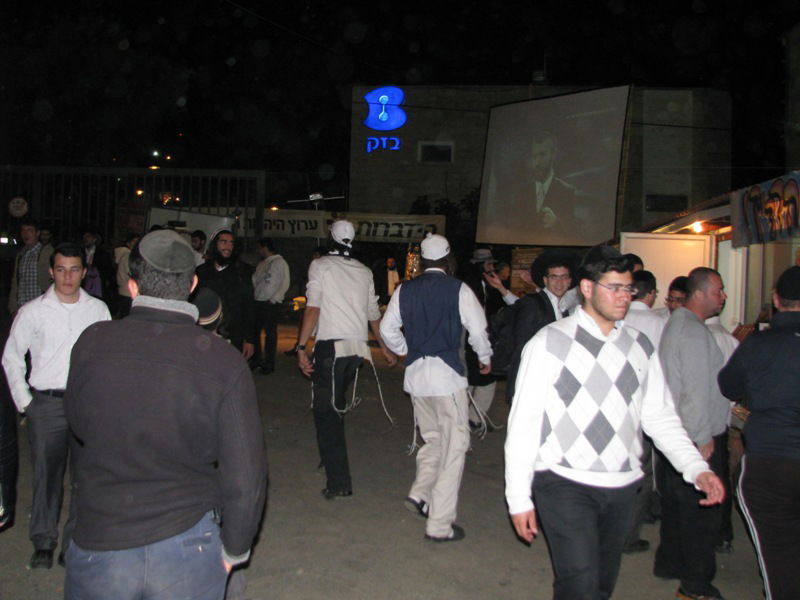 צפו בתמונות ראשונות: רבבות במירון