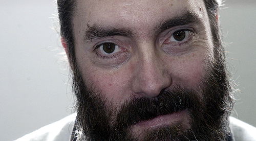 לא כשיר. טייטל