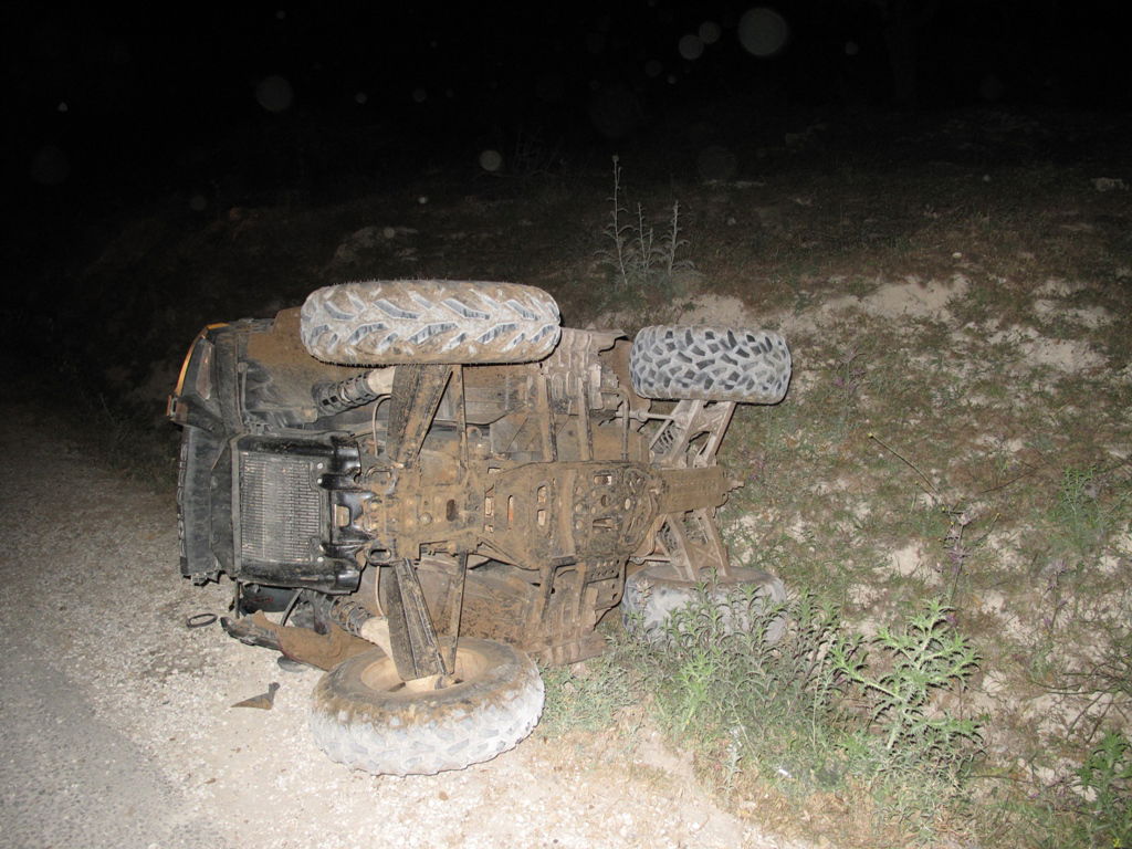 צפו בתמונות: בני ישיבה נפגעו בהתהפכות טרקטורון