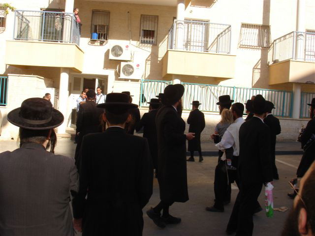 בית-שמש: העימותים פסקו, הילד הובא למנוחת עולמים