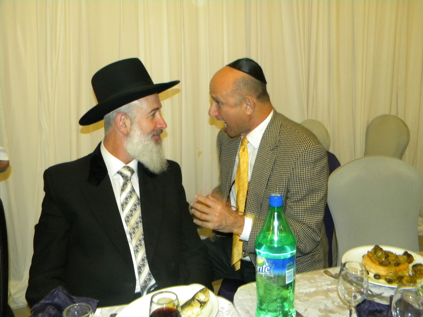 הקפאה בבירה? סיעת ש"ס חגגה בשמחת נכד הגר"ע