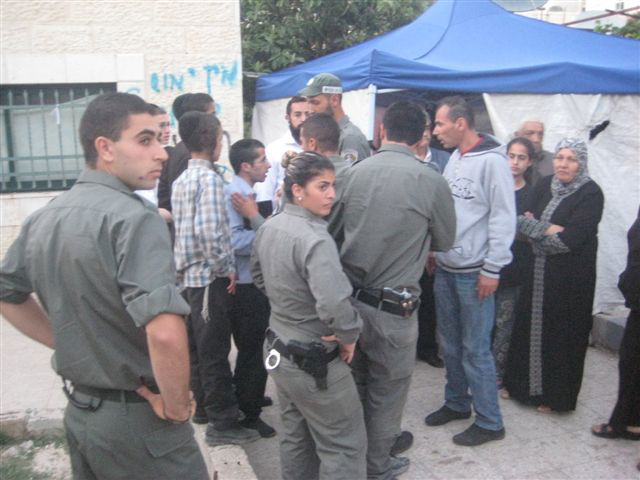 פרובוקציה בבירה: ערבים מניפים את דגלי אש"ף