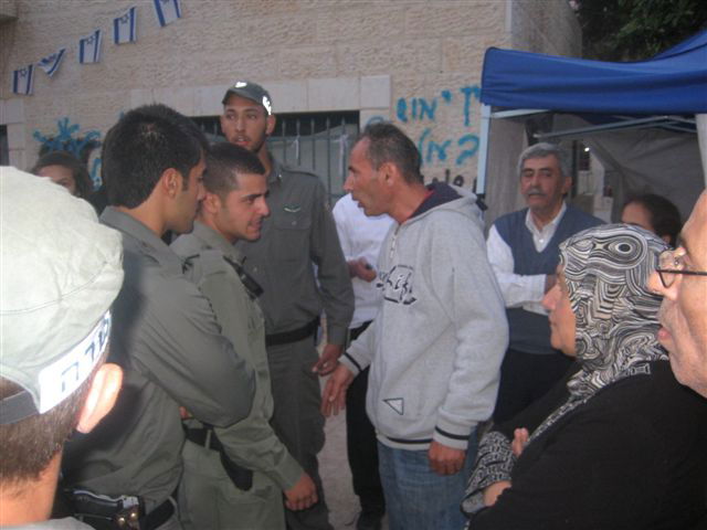 פרובוקציה בבירה: ערבים מניפים את דגלי אש"ף