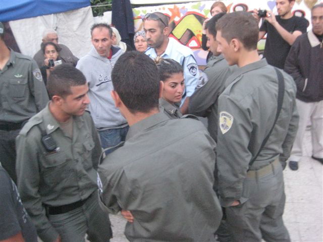 פרובוקציה בבירה: ערבים מניפים את דגלי אש"ף