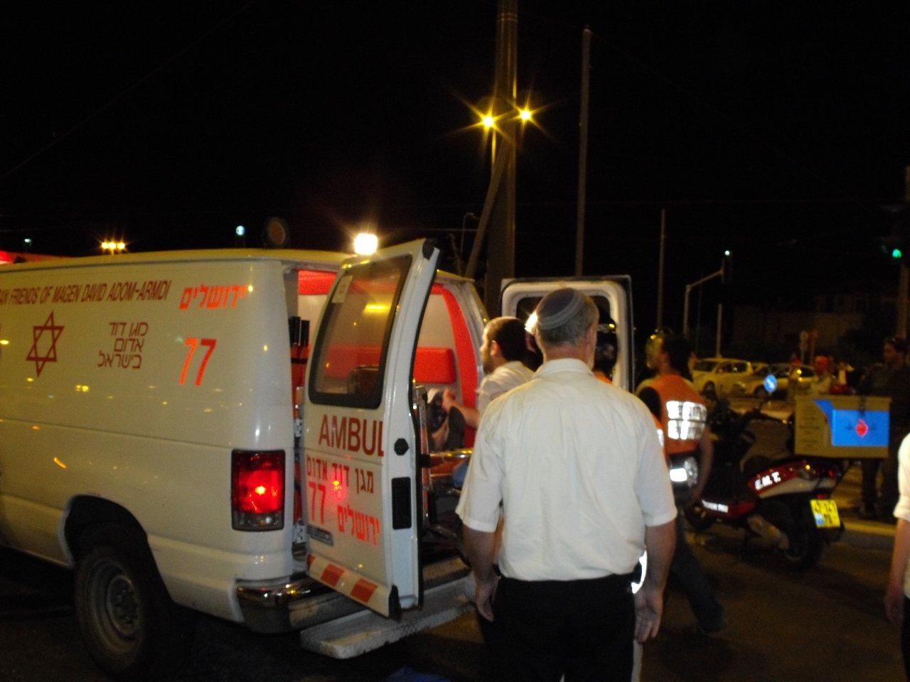 ערבים ברחו מהמשטרה ופצעו משפחה דתית