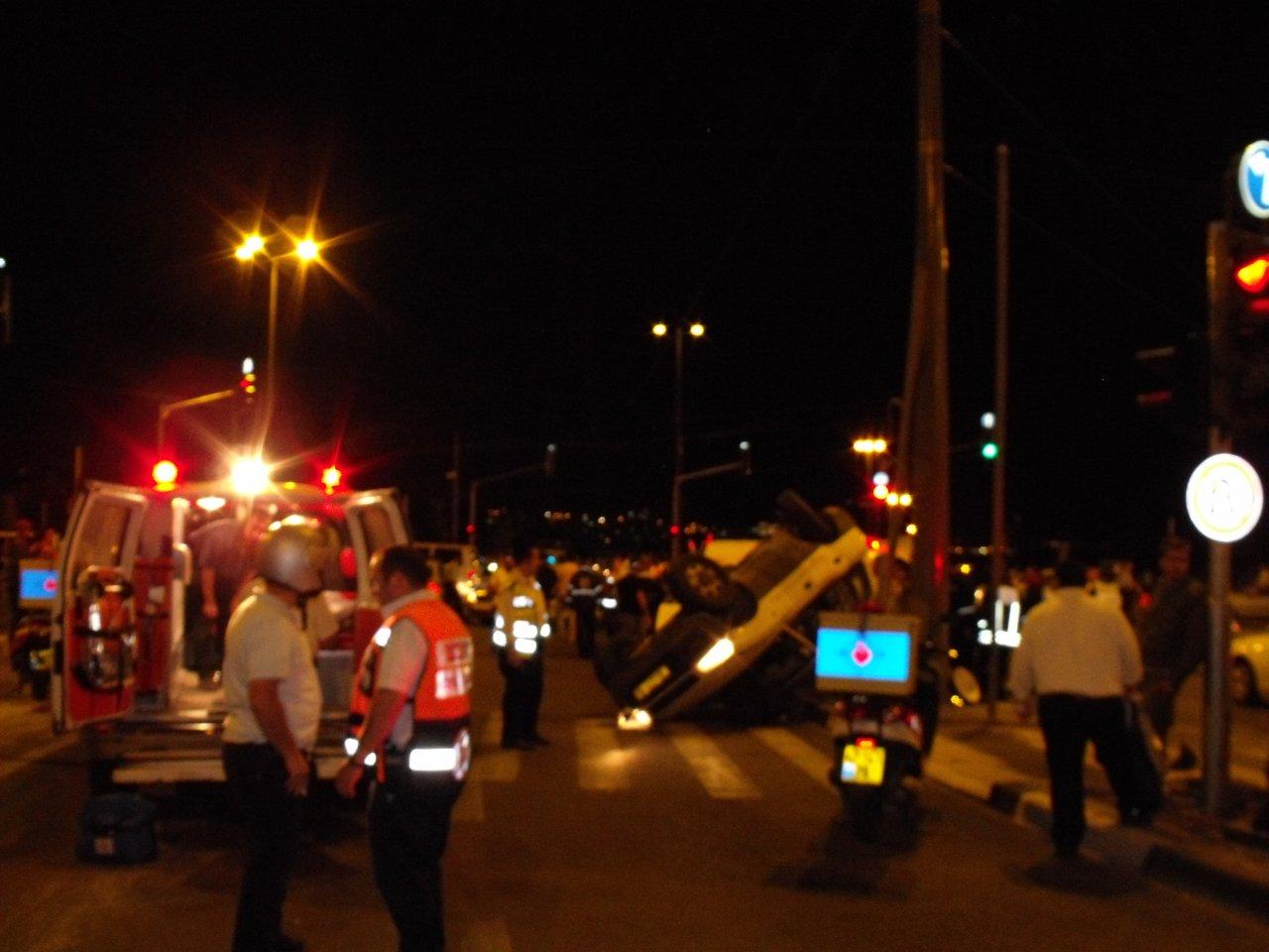 ערבים ברחו מהמשטרה ופצעו משפחה דתית