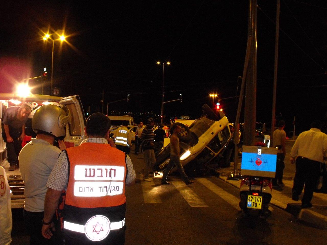 ערבים ברחו מהמשטרה ופצעו משפחה דתית