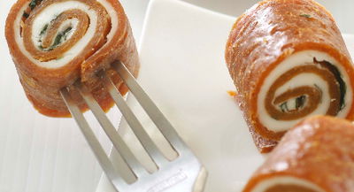 מתכון לשבועות: פסטה חמצמצה עם זוקיני, בזיליקום וקוביות גבינת ברינזה