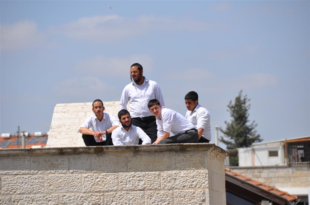 "קברי אבותינו אינם הפקר" זעקו ההמונים במעמד בי-ם