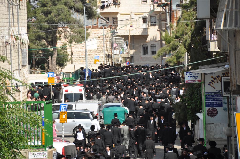 "קברי אבותינו אינם הפקר" זעקו ההמונים במעמד בי-ם