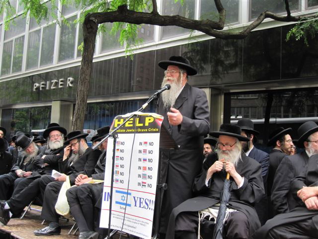 הרה"ג ר' מנחם מענדל דאווידאוויטש שליט"א, ראש הכולל אמרי אש בני ברק