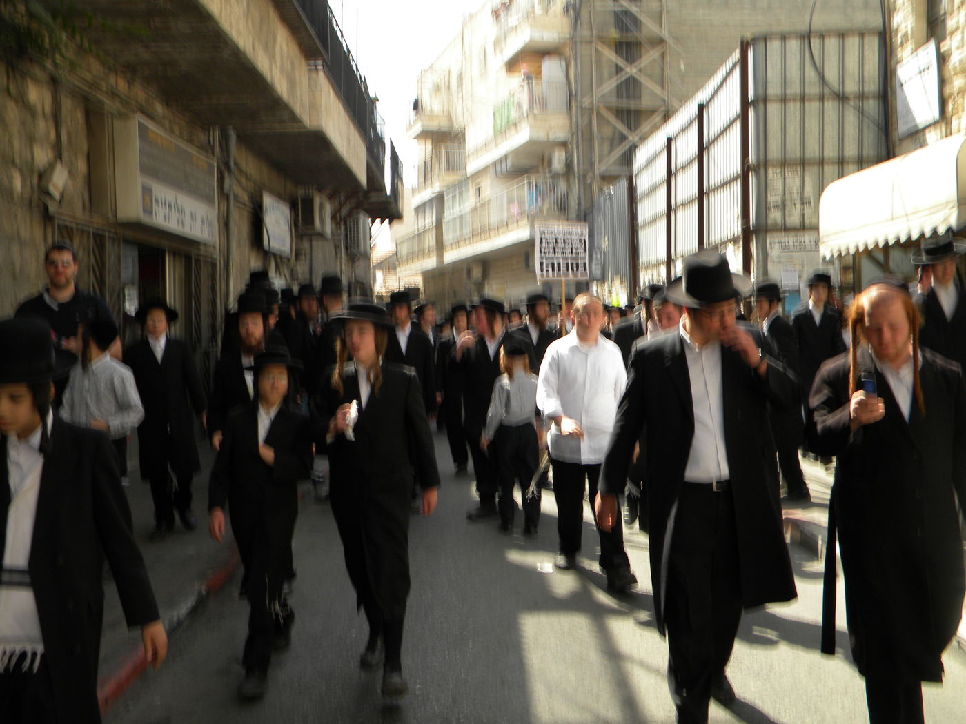 המונים בעצרת ענק בבירה: נמלא בגאון את בתי-הכלא