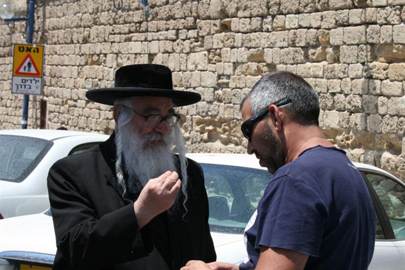 תיעוד מיוחד: כך עוצרים חרדים ביפו