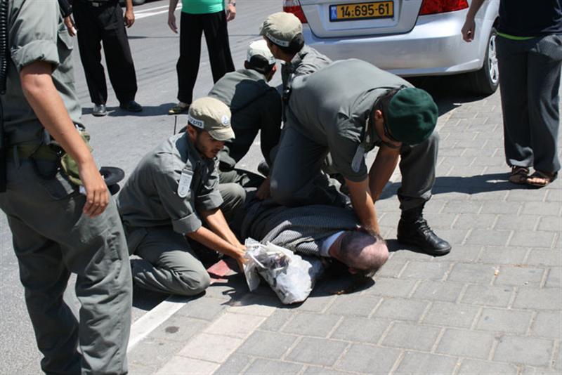 תיעוד מיוחד: כך עוצרים חרדים ביפו