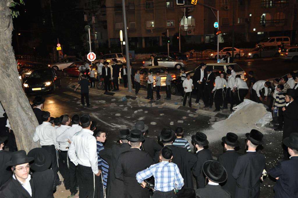 אתמול בבני-ברק: הפגנות והפרות-סדר